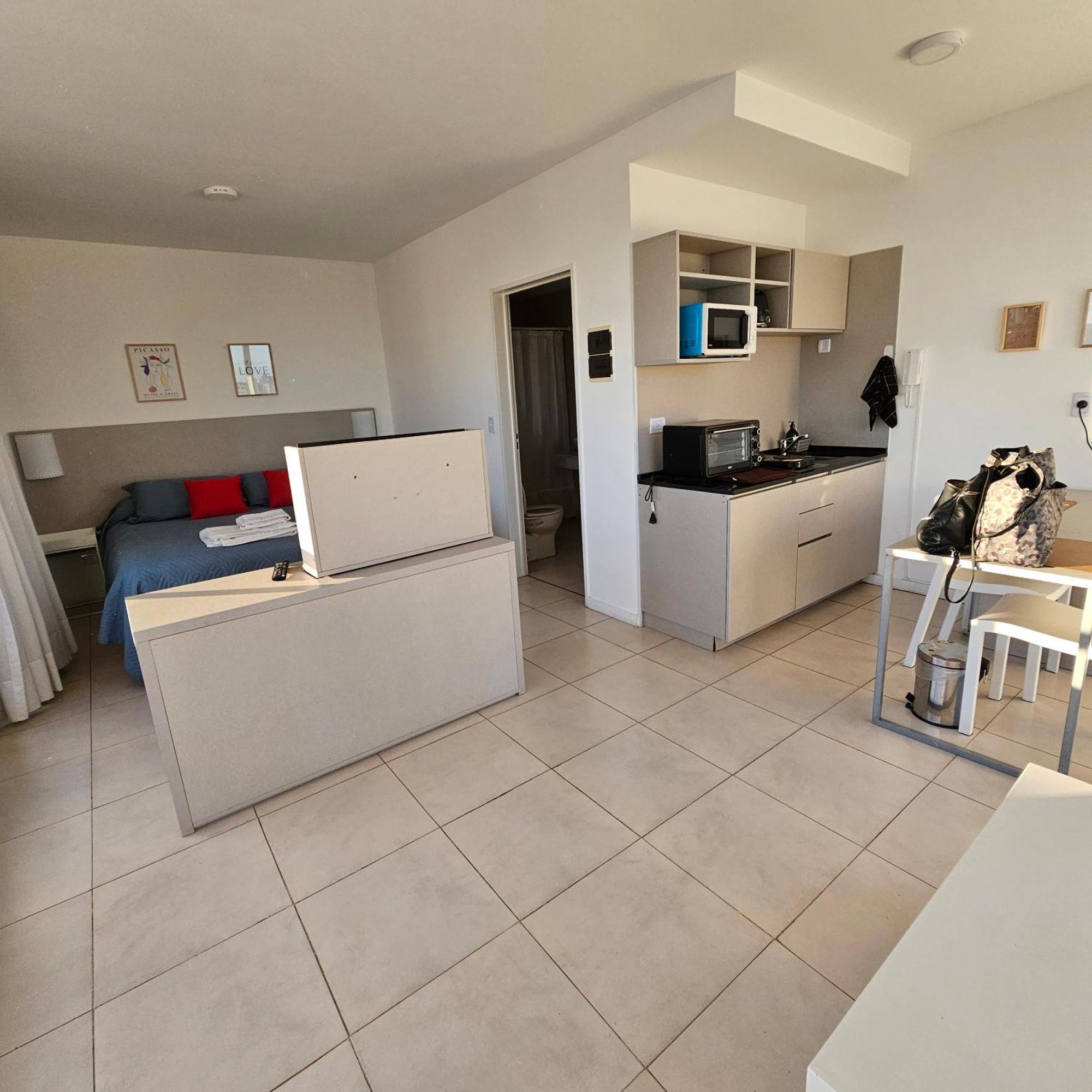 Centrico, Ideal Parejas, Vista Panoramica, Con Piscina بوينس آيرس الغرفة الصورة